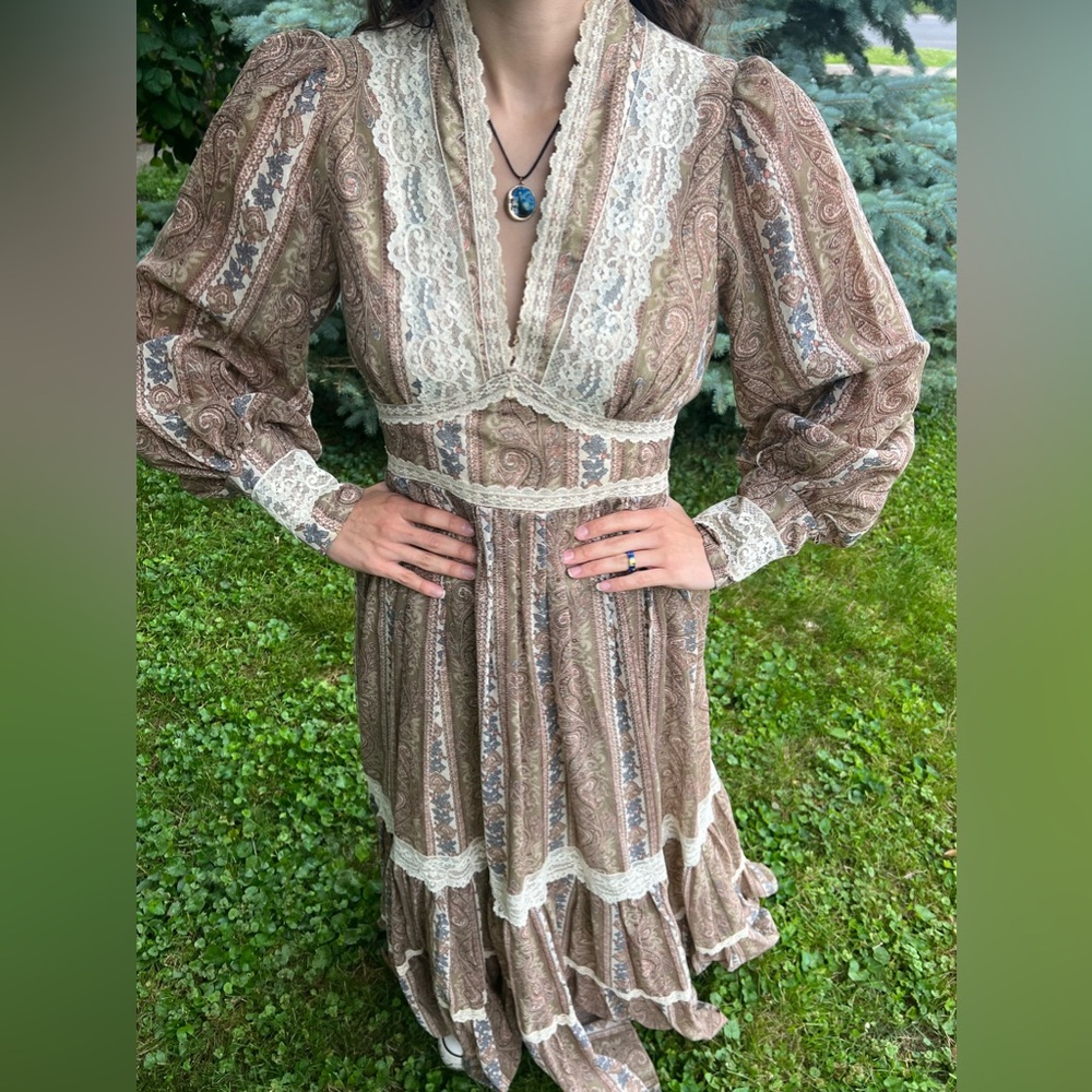 Paisley Gunne sax